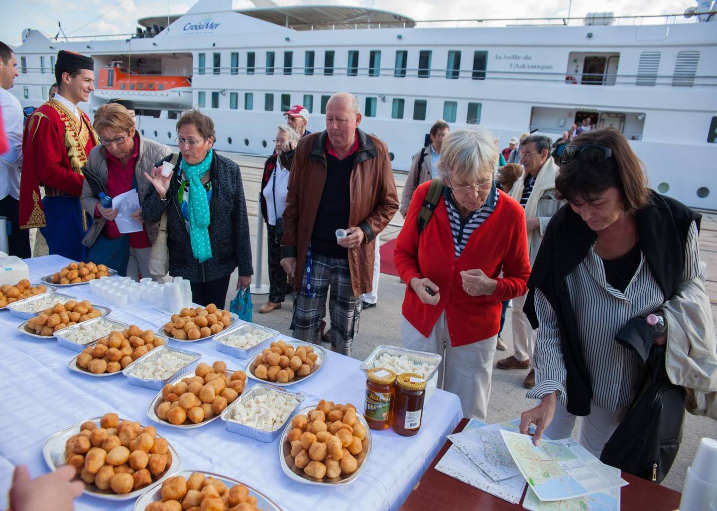 CRUISE SEASON IN BAR OPENING