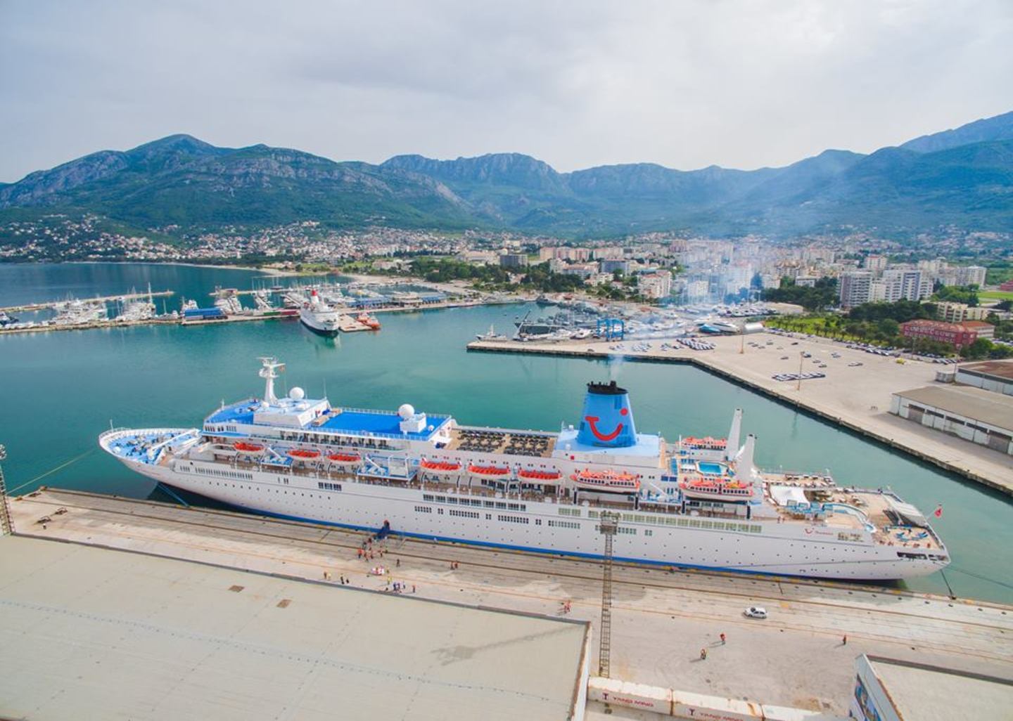 THOMSON CELEBRATION CRUISER ARRIVED IN PORT OF ADRIA