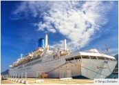 HANDCRAFT CRAIN WELCOMED CRUISE TOURISTS 